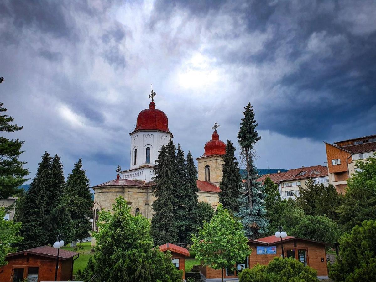Apartament Natalia Tirgu Ocna Bagian luar foto